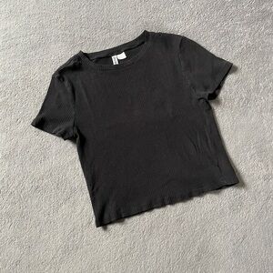 H&M Divided Ribbed Crop Top